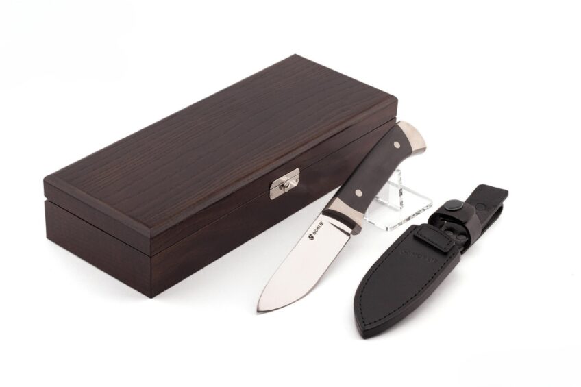 Why Custom Hunting Knives Outperform Store-Bought